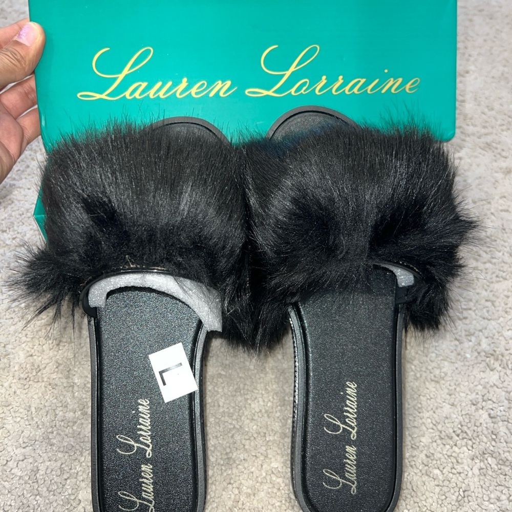Lauren Lorraine Black Faux Fur Slippers size 10 new in box cozy fall vibes dress